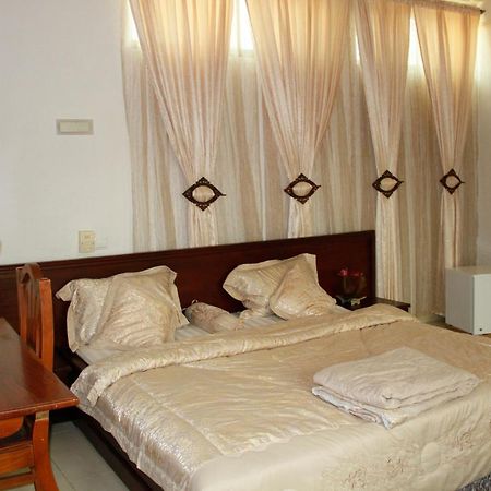 Amazing Grace Residence โกโตนู ภายนอก รูปภาพ
