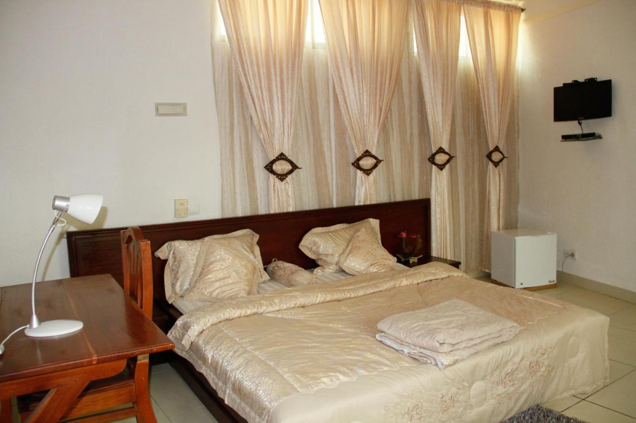 Amazing Grace Residence โกโตนู ภายนอก รูปภาพ