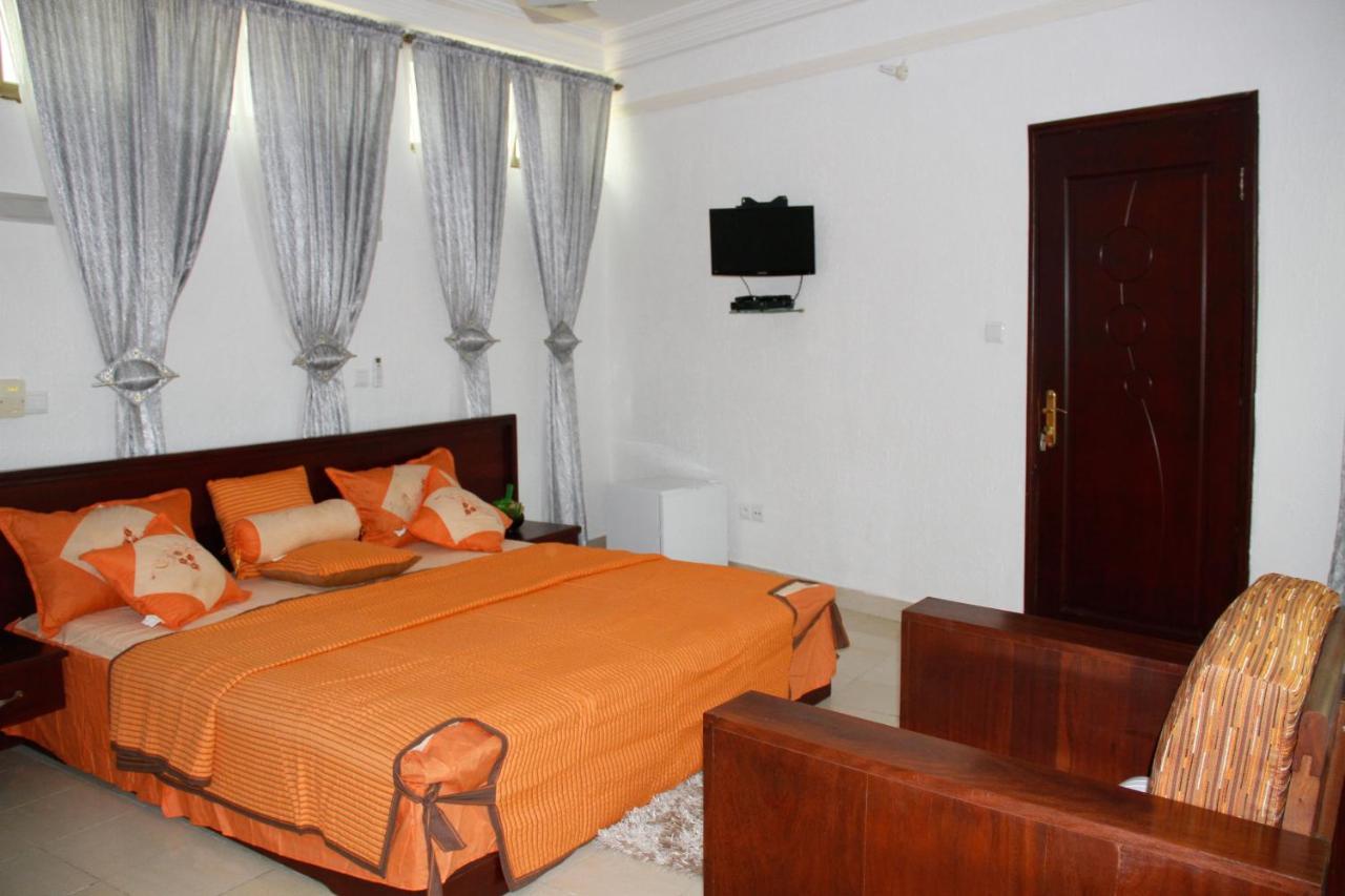 Amazing Grace Residence โกโตนู ภายนอก รูปภาพ