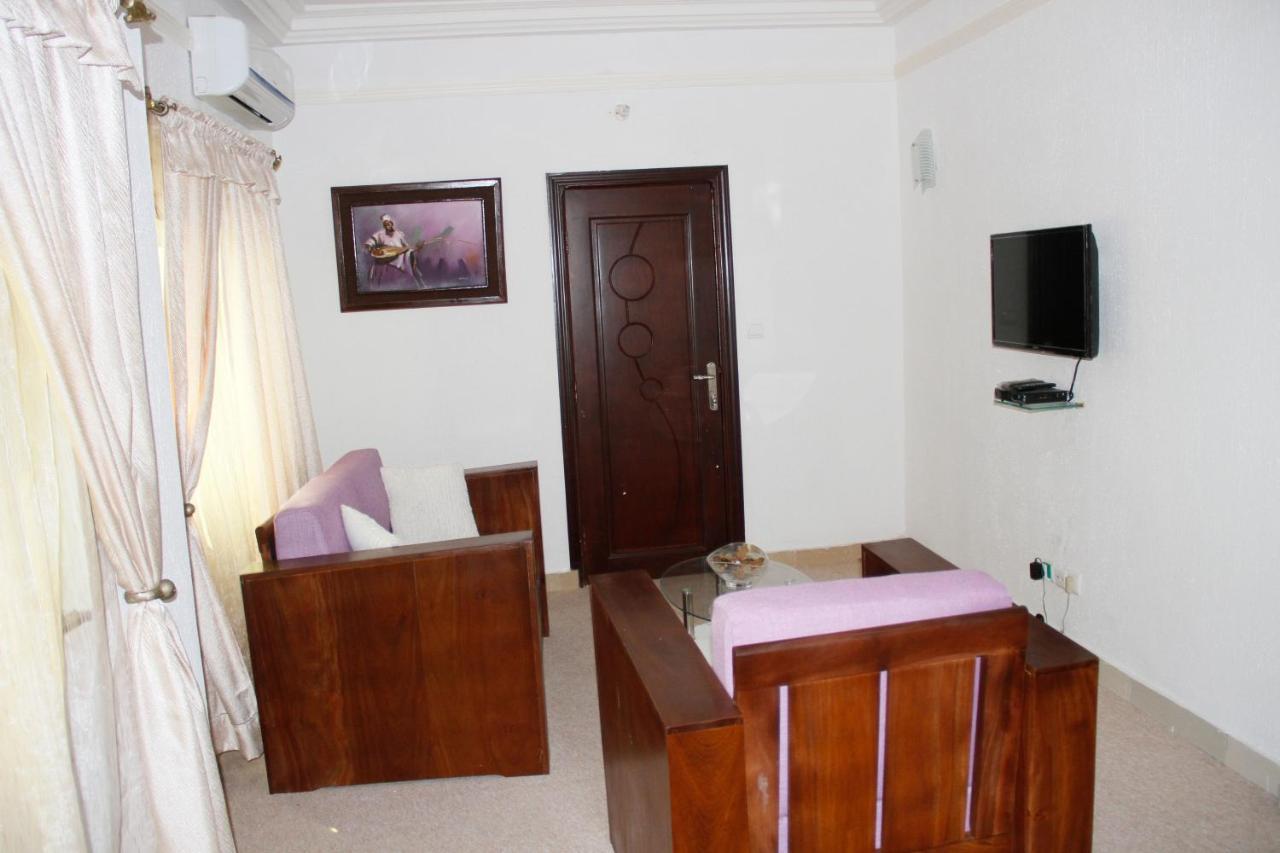 Amazing Grace Residence โกโตนู ภายนอก รูปภาพ